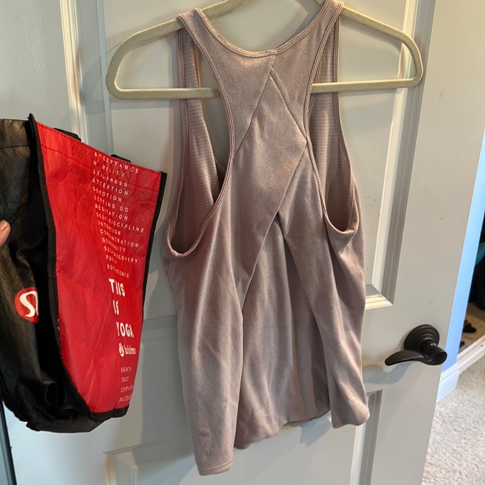 Lululemon tank top cross fabric size 10